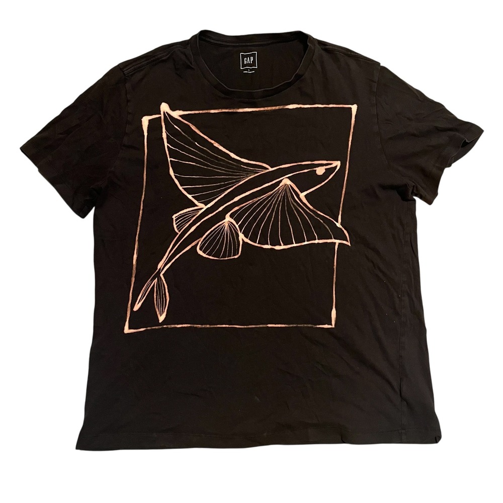 GAP Mens Handmade Flying Fish Graphic T-Shirt Black‎ Short Sleeve Cotton Large